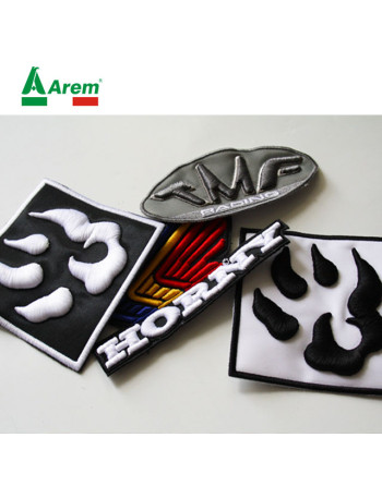 Patch 3D con scritta spesso rata in rilievo con gommina ideale x cappelli o abbigliamento.