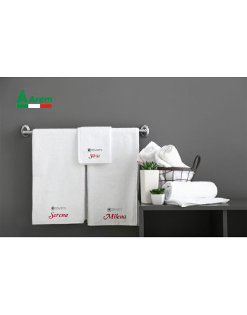 Beautiful guest towels for businesses, personalised with an embroidered logo and a name.