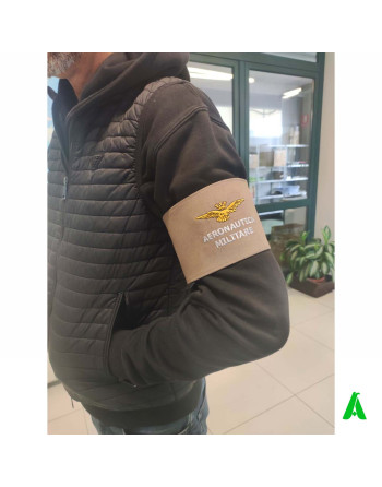 Bande réglable à velcro pour les bras, logo brodé « Aeronautica Militare » garanti indélébile.