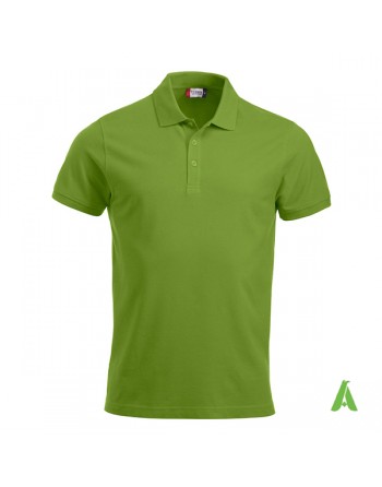Polo de piqué color verde, manga corta, unisex, personalizado con bordado para empresas y tiempo libre.