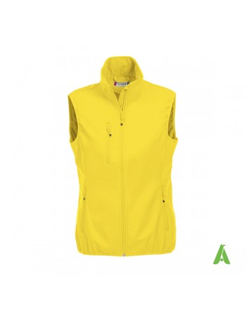 Gilet Softshell da donna color giallo con ricamo personalizzato per aziende, sport e promozionale.