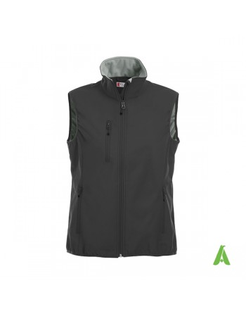 Gilet Softshell da donna color nero con ricamo personalizzato per aziende, sport e promozionale.