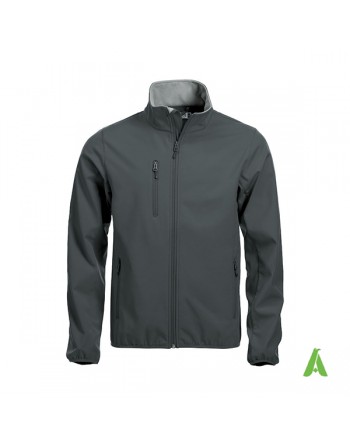 Giacca softshell per uomo con tessuto triplo strato, ricamo personalizzato per aziende, sport e promozionale.