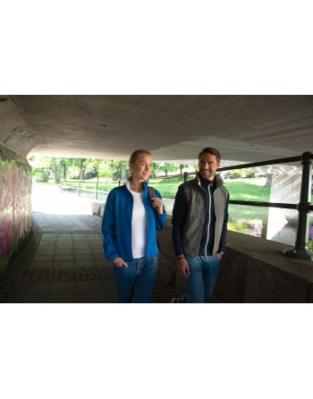 Softshelljacke für damen mit dreilagigem Stoff, individuell gestickter Stickerei für Unternehmen, Sport und Promotion.