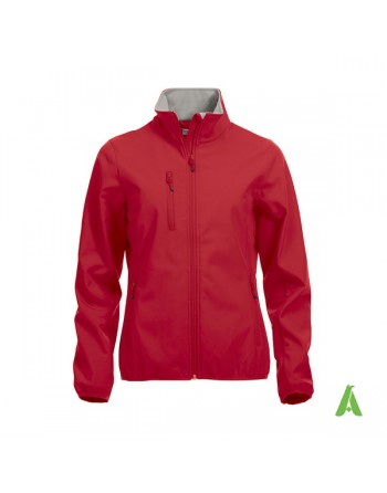 Veste softshell pour femme couleur rouge avec broderies personnalisées pour les entreprises, sportives et promotionnelles.