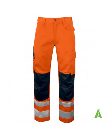 Pantalone arancio alta visibilita' e ginocchiera blu,  con bande rifrangenti classe di rischio 2, con ricamo aziendale.
