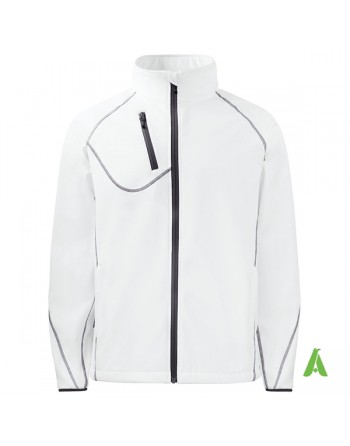 Giacca tecnica softshell bianca triplo strato, impermeabile e traspirante con ricamo personalizzato per aziende.