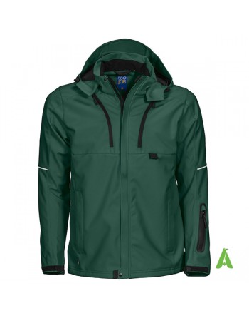 Giacca softshell con cappuccio, triplo strato color verde, ricamo aziendale e tasca porta smartphone/cellulare.