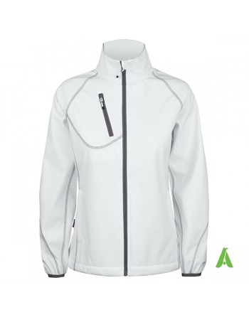 Giacca softshell per donna, triplo strato impermeabile e traspirante, con ricamo personalizzato per aziende.