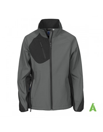 Giacca_softshell_donna_grigia_triplo_strato_traspirante_impermeabile_personalizzata_per_aziende.