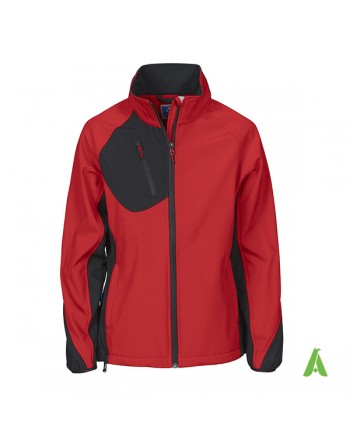 Giacca_softshell_donna_rossa_triplo_strato_traspirante_impermeabile_personalizzata_per_aziende.